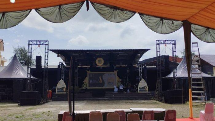 Kondisi panggung pertunjukkan seni PKA-8 di Taman Budaya, Banda Aceh pada Senin (6/11/2023).