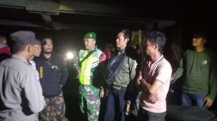 PENCARIAN KORBAN HILANG - Pencarian korban hilang di Alue Wakie, Darul Makmur, Nagan Raya, Rabu (2/4/2025) malam.