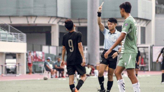 WASIT ASING - Wasit asal Singapura, Clarence Leow, akan memimpin laga play-off promosi Liga 1 antara Persijap Jepara vs PSPS Pekanbaru, pada Selasa (25/2/2025) malam ini. (dutchreferee.com)