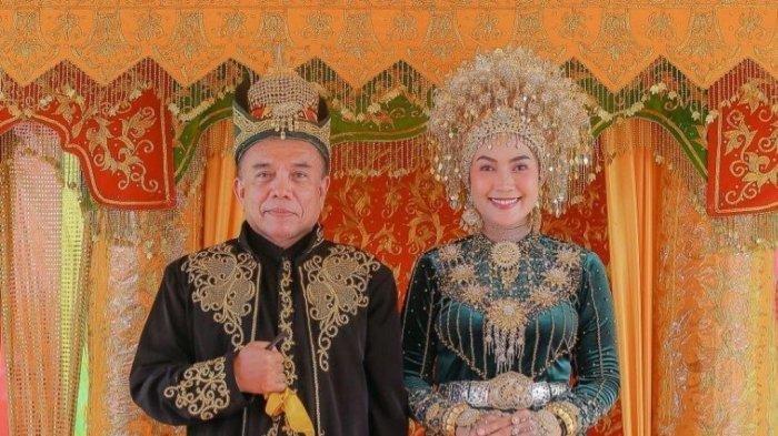 Viral Irwandi Yusuf dan Steffy Burase pakai pakaian pengantin, sedang resepsi nikah? Begini penjelasan sang istri
