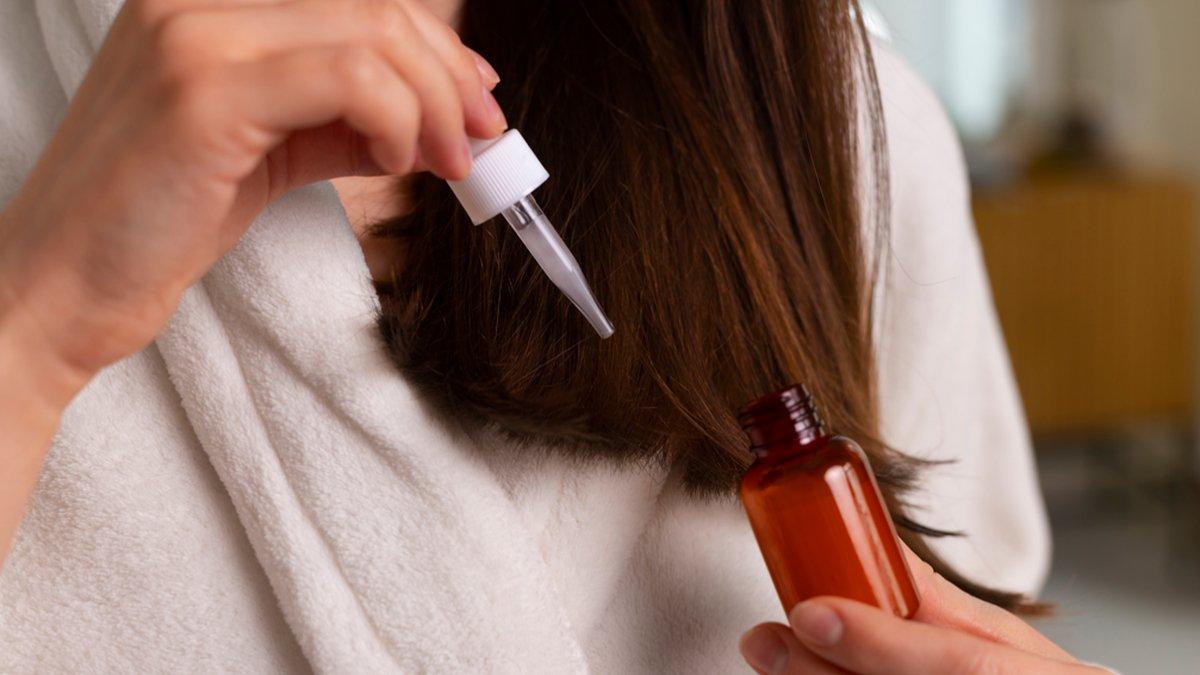 Ilustrasi menggunakan hair tonic