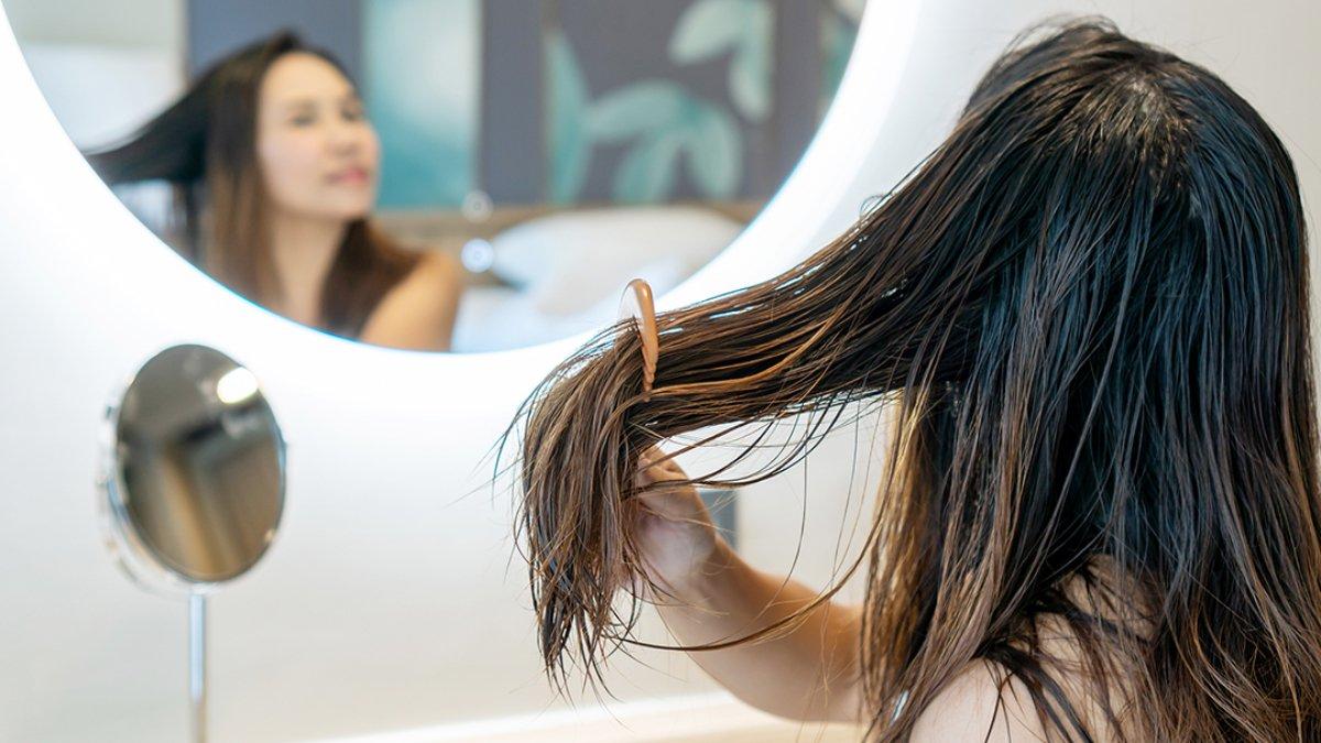 Ilustrasi rambut yang masih basah setelah keramas.