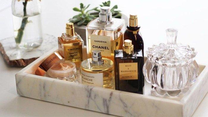 Ilustrasi berbagai jenis parfum.