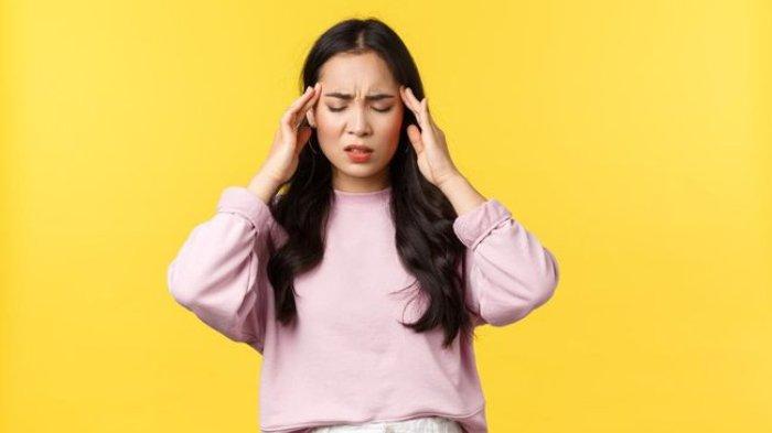 Ilustrasi seseorang yang mengalami gejala kolesterol.