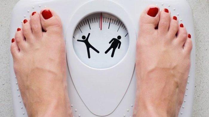 Ilustrasi menimbang berat badan