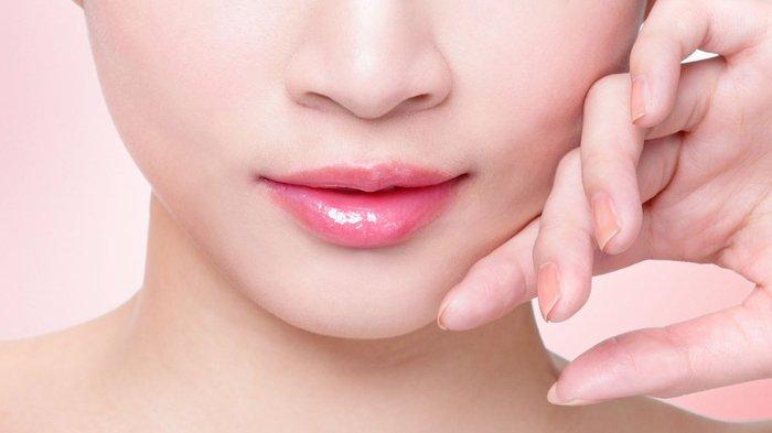 Bibir lembab dan sehat.