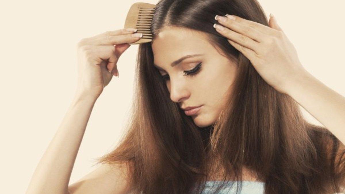 Ilustrasi perawatan akar rambut bisa menggunakan hair tonic.