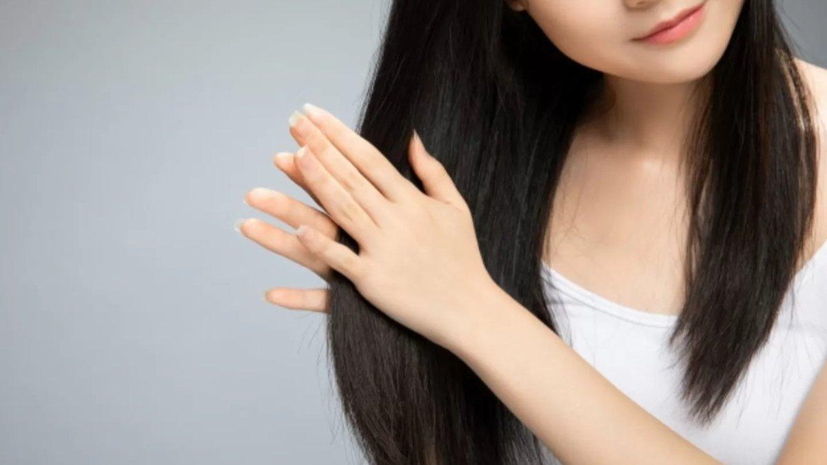 Menggunakan vitamin rambut setelah mencatok dapat membantu rambut jadi lebih tahan lama.