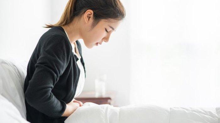 Ilustrasi seseorang yang mengalami masalah pada lambung.