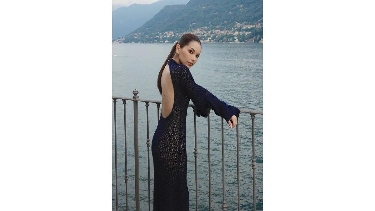 Gaya Alyssa Daguise mengenakan Dress Panjang Bodycon Model Backless.