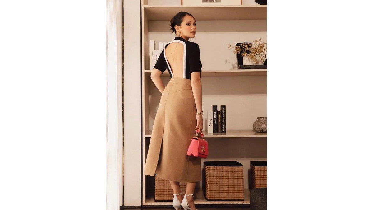 Gaya Alyssa Daguise mengenakan Atasan Hitam Lengan 3/4 Model Backless.