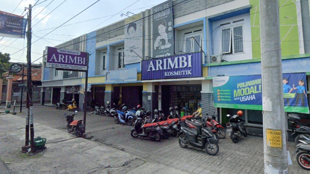 toko Arimbi Kosmetik menyediakan berbagai brand populer, baik lokal maupun internasional.