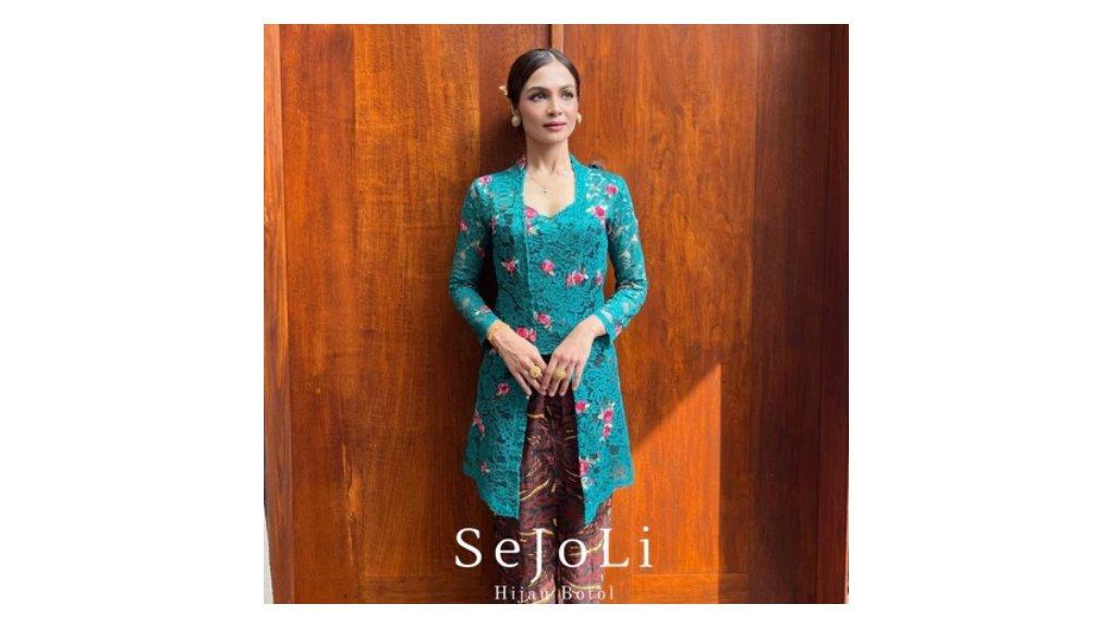 Atasan Kebaya Brokat Sejoli Kutubaru Panjang Modern Bali Fashion