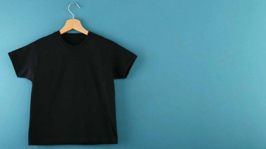 Baju hitam menyerap panas dan bikin gerah benarkah?