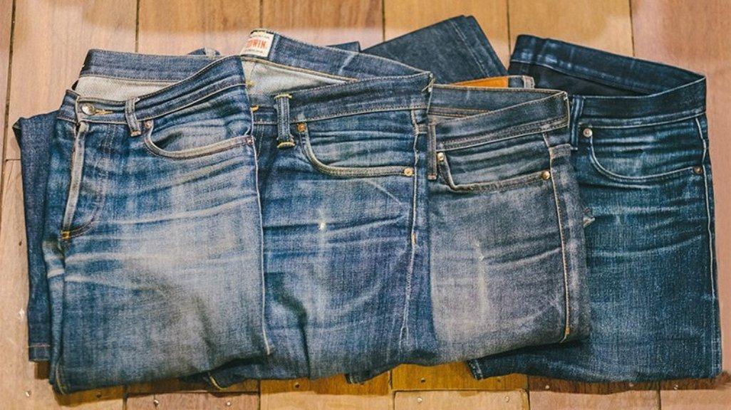 Bagian Pinggang Celana Jeans bisa Dikecilkan menggunakan Karet.