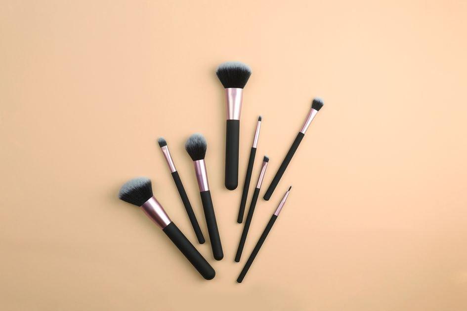 Brush make up