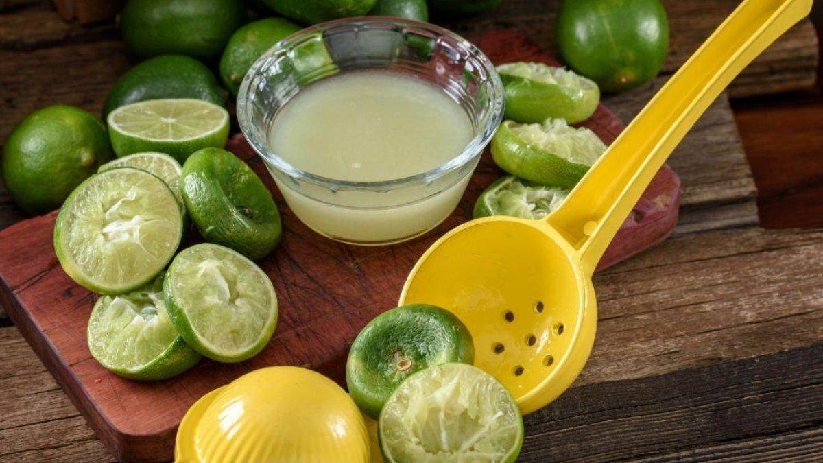 Campuran air jeruk nipis dan telur bisa jadi masker wajah alami.