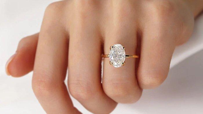 Cincin bisa kebesaran karena beberapa faktor yang memengaruhi ukuran jari tangan.
