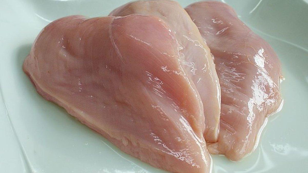 Daging ayam tanpa lemak bisa menjadi makanan untuk memenuhi kebutuhan asam amino esensial dalam tubuh.