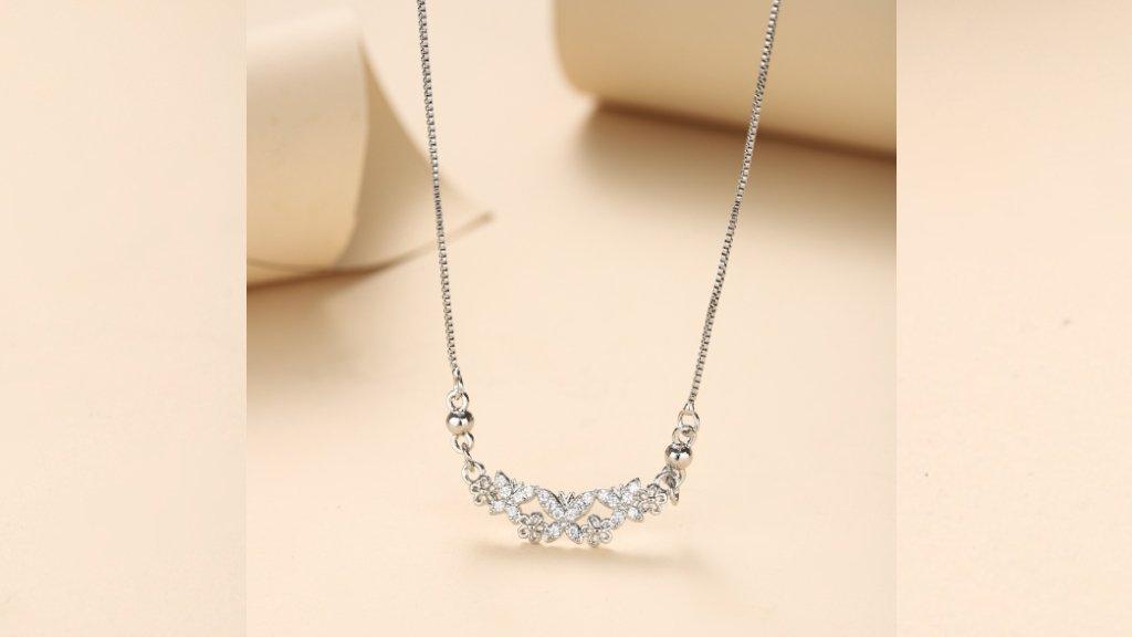 Desain kalung perak yang dapat menggoda.