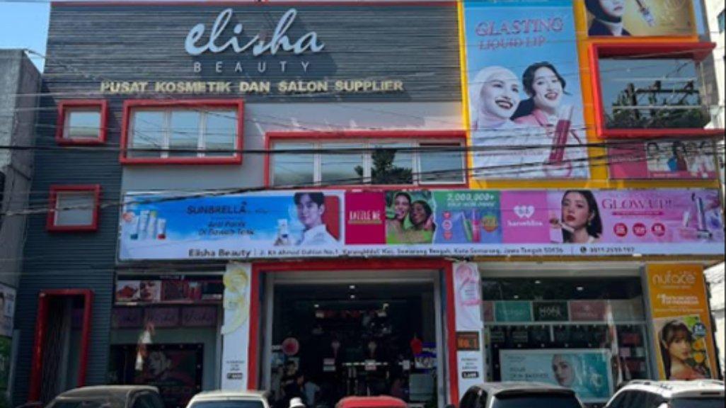 Elisha Beauty di Jalan KH Ahmad Dahlan, Semarang, hadir sebagai gerai kosmetik terlengkap yang menyediakan berbagai produk dari brand lokal ternama hingga kekinian.