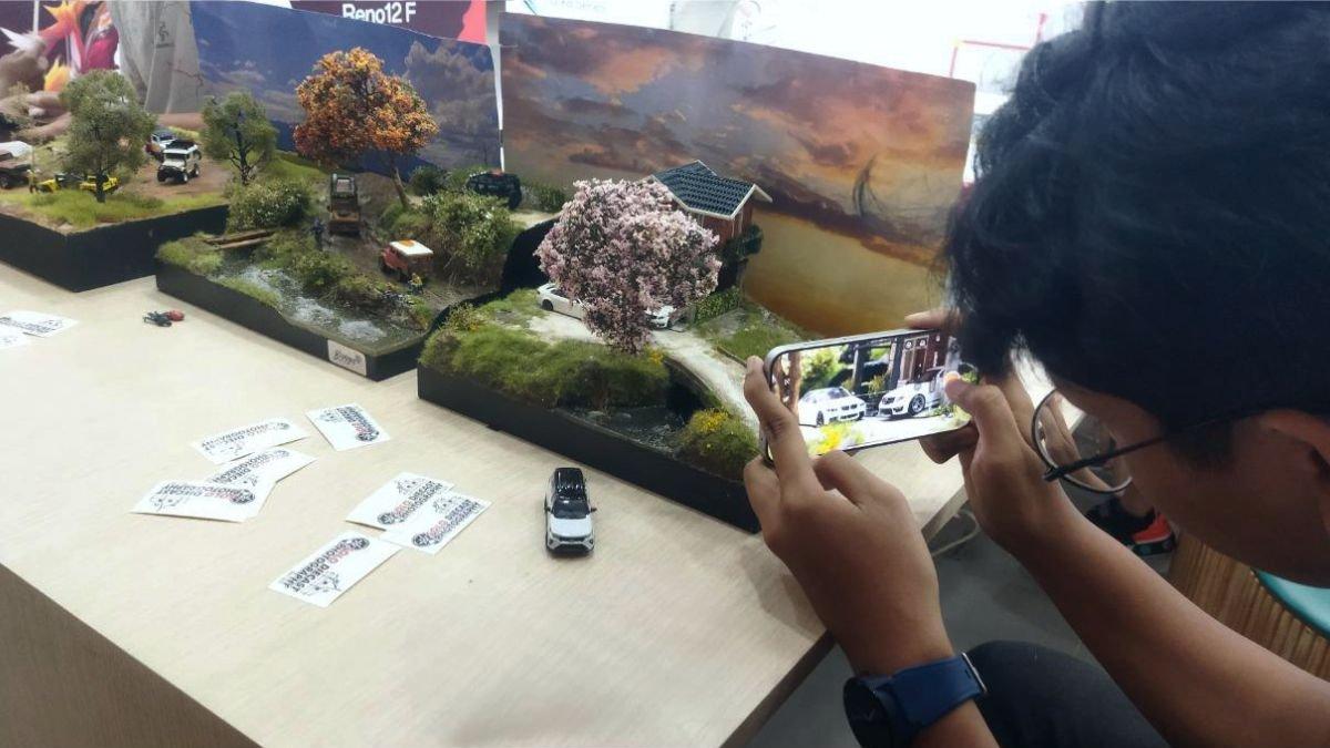Salah satu peserta yang mengeksplorasi kemampuan kamera OPPO Find X8 untuk fotografi diecast