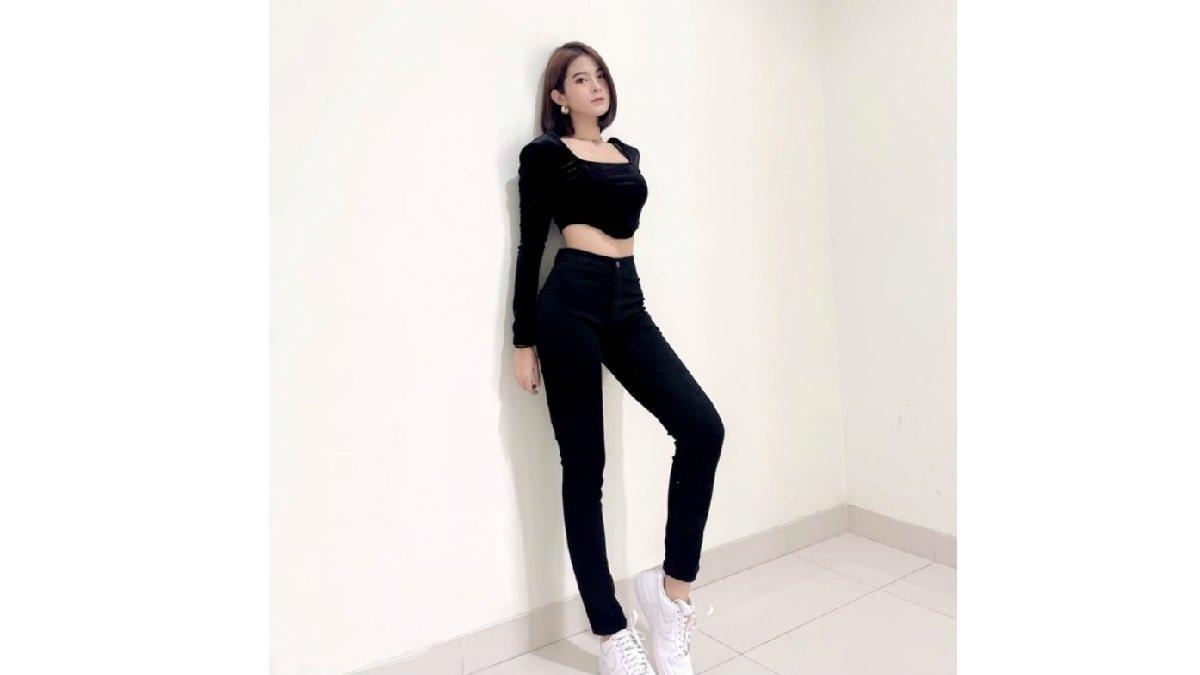 GOJINIEJEANS Highwaist Skinny Jet Black