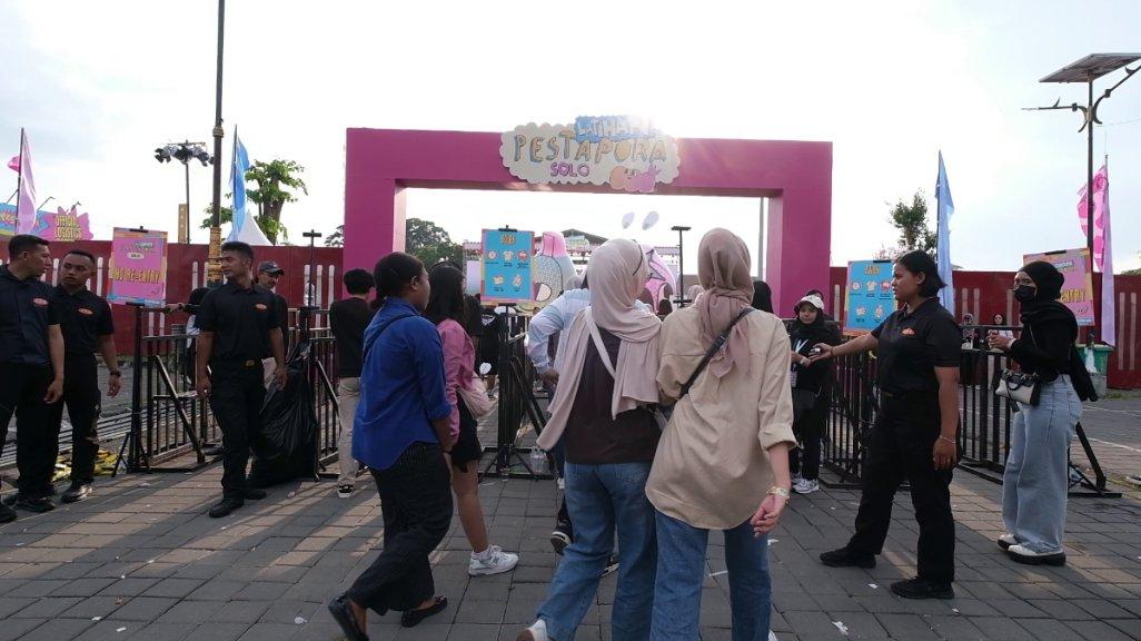 Gate Pestapora Solo bersama JNE.