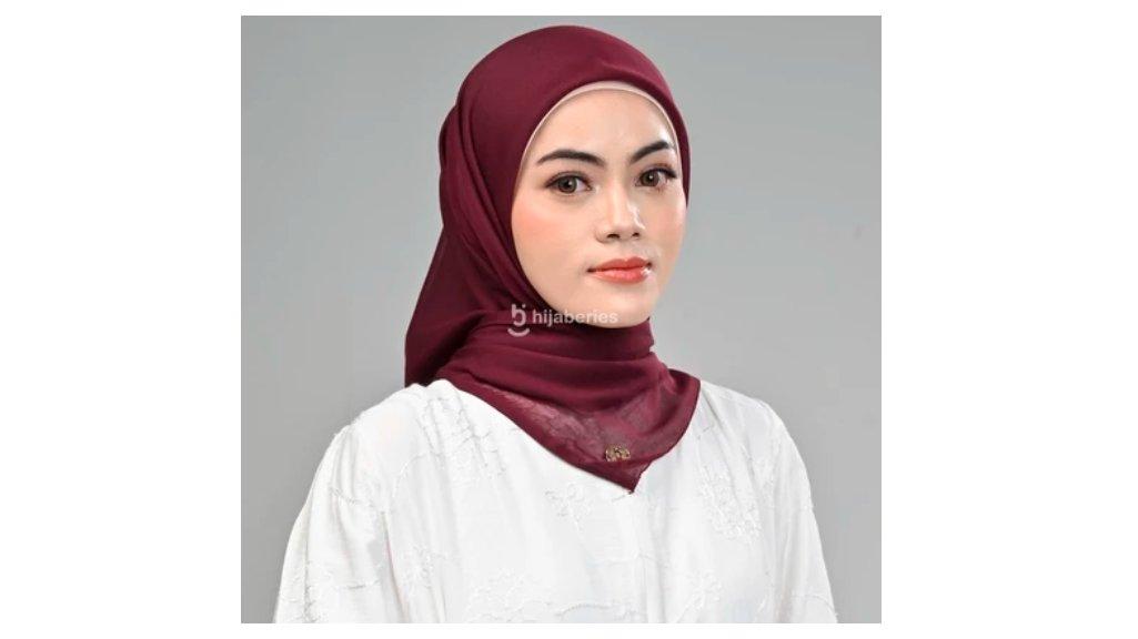 Hijaberies - Paris Legend (Hijab Segi Empat 110x110 cm)