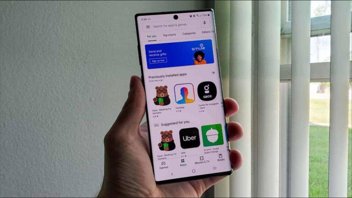 Ilustrasi memasang aplikasi dari Google Play Store di HP Android