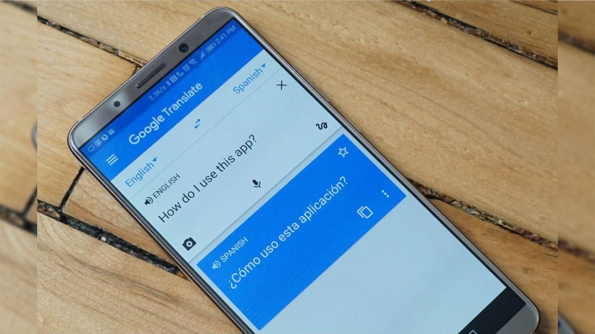 Ilustasi memakai Google Translate di HP Android