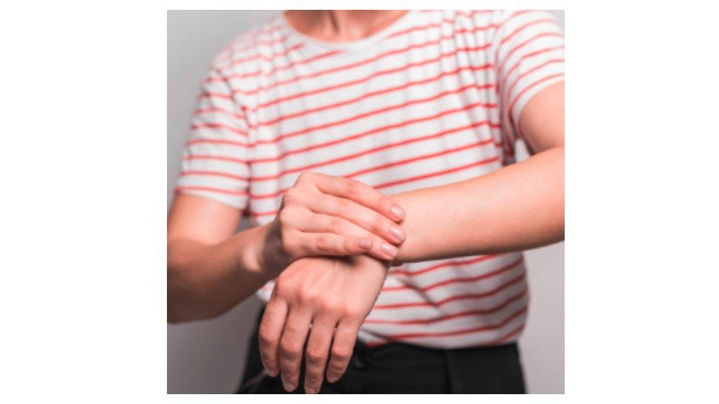 Ilustrasi Mom Wrist, Nyeri Pergelangan Tangan yang Dialami Ibu Menyusui