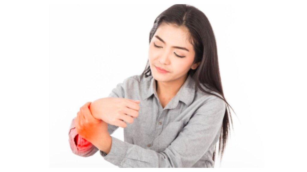 Ilustrasi Mom Wrist, Nyeri Pergelangan Tangan yang Dialami Ibu Menyusui