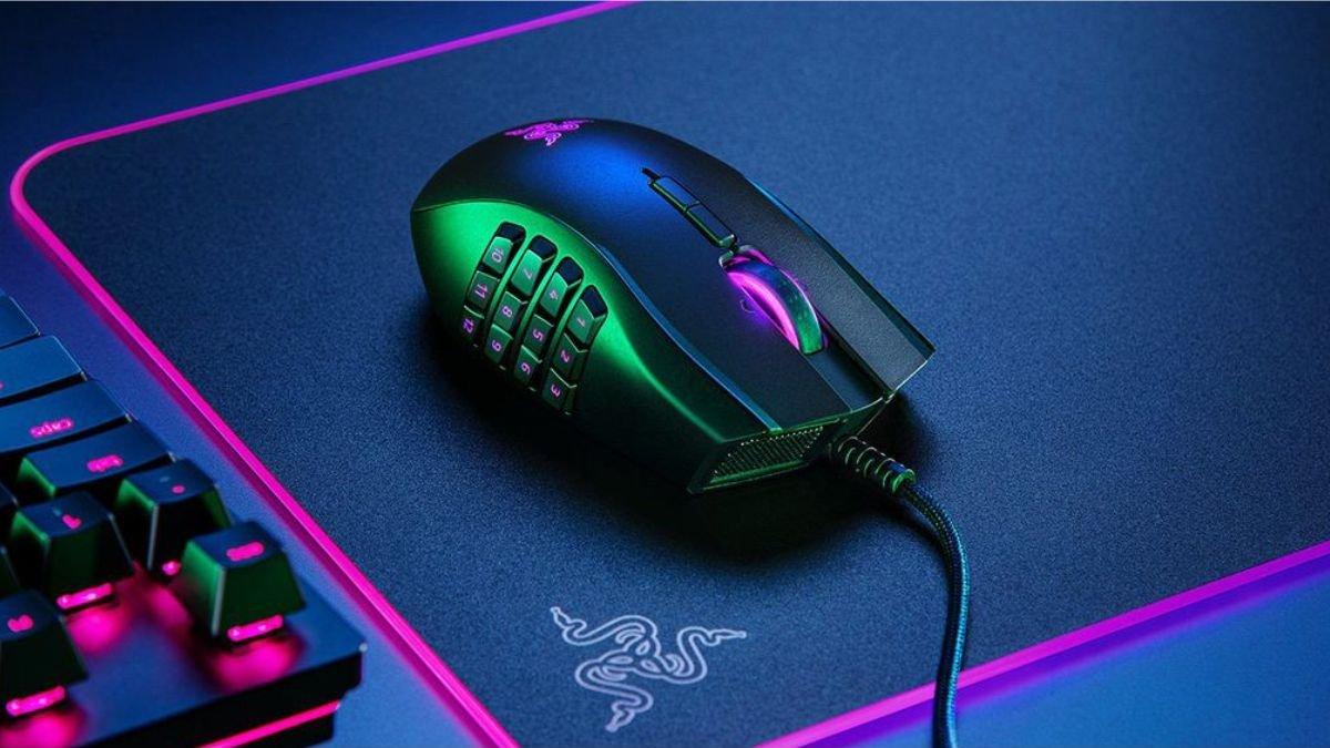 Ilustrasi mouse dengan konektivitas kabel