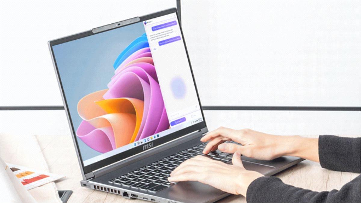Ilustrasi pemakaian laptop di atas meja untuk bekerja