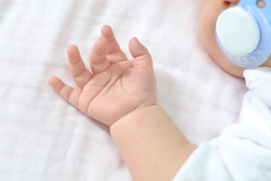 Ilustrasi Tips Mengatasi Kulit Kering pada Bayi