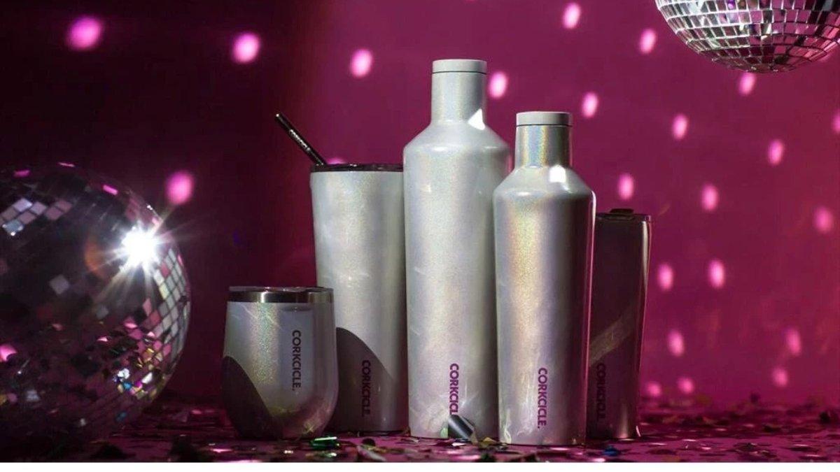 Ilustrasi berbagai produk tumbler kece dari CORKCICLE.