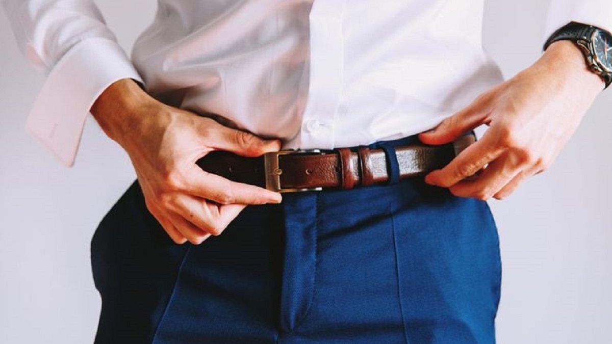 Ilustrasi ikat pinggang pria membuat penampilan makin elegan dengan desain yang premium.