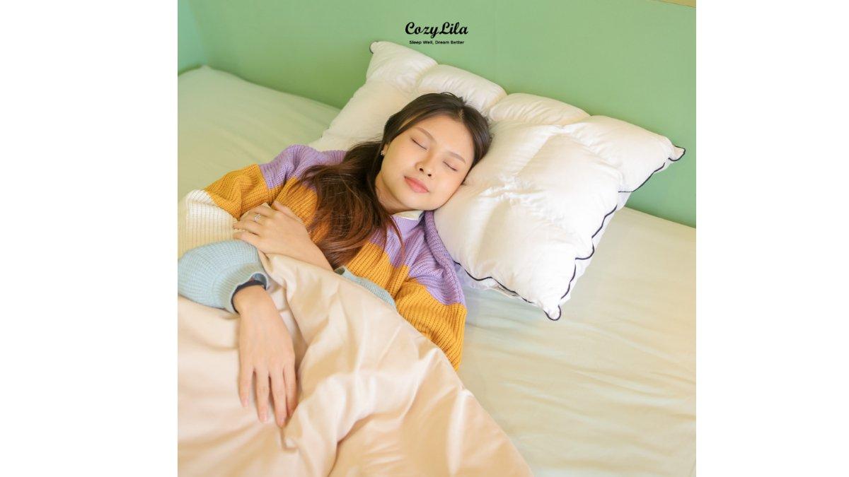 Ilustrasi penggunaan Pillow Comforter Deluxe.