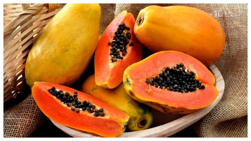 Buah pepaya untuk kecantikan.