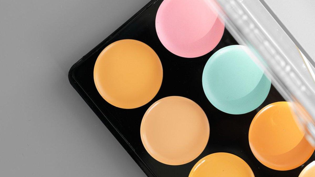 Ilustrasi produk collor corretor.