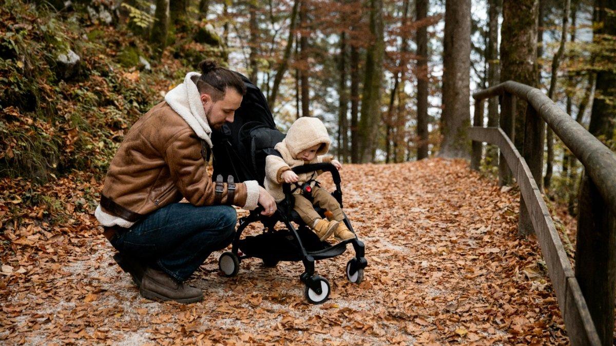 Ilustrasi stroller yang menjadikan keamanan sebagai prioritas utama.