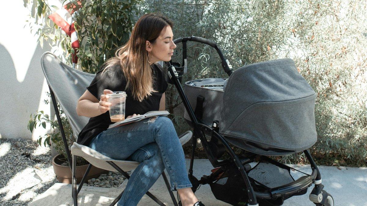 Ilustrasi stroller yang memiliki fleksibiltas dan kemudahan bagi penggunanya.