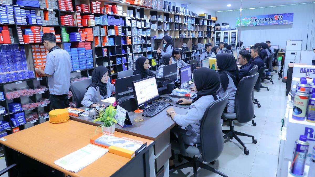 Suasana kantor Inpertek Technology Indonesia