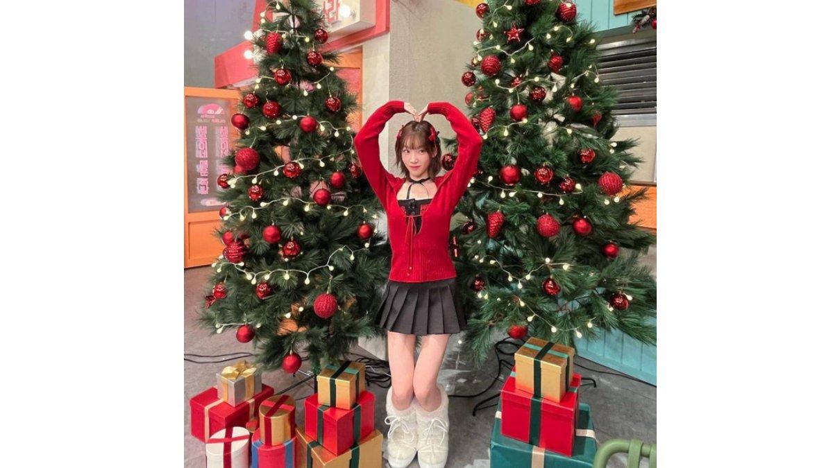 Inspirasi Padu Padan Outfit Natal ala Taeyeon SNSD.