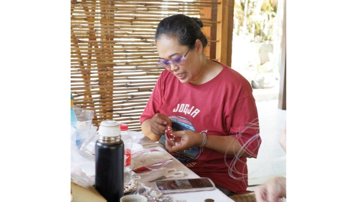 J Craft, produk kerajinan asal Jogja yang sudah bertahan 20 tahun.