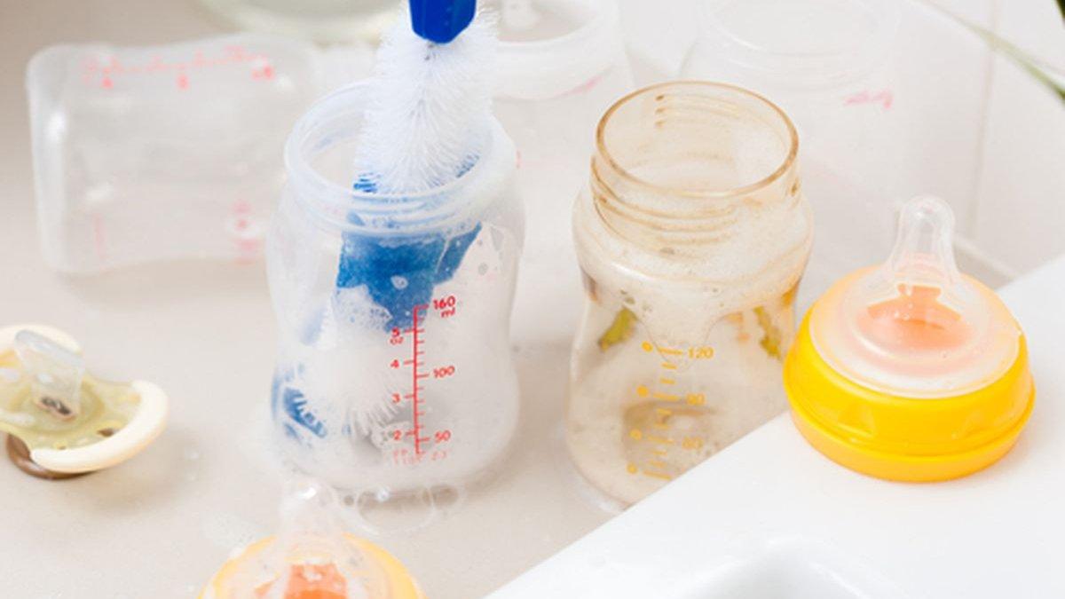 Jangan lupa mengeringkan botol susu bayi usai digunakan.