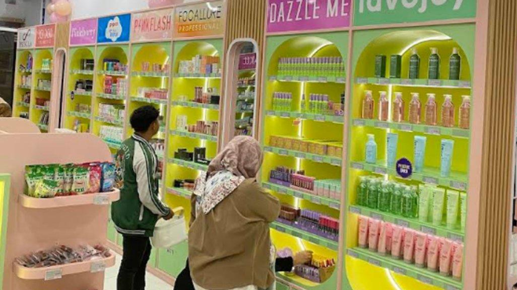 Harga kosmetik yang dijual di KTT Kosmetik BKR Tasikmalaya terjangkau dan pastinya tidak akan memebuat kantong jebol.