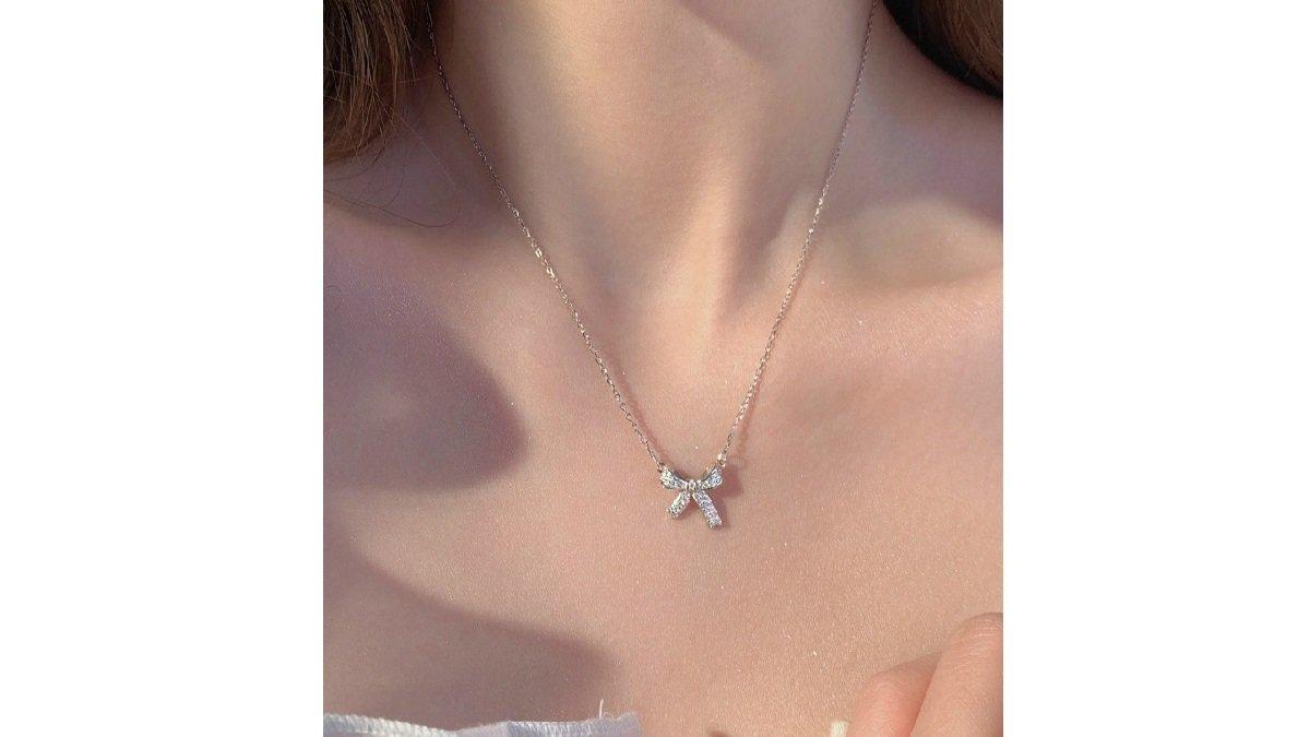 Kalung Wanita Liontin Pita Style Rantai Chain