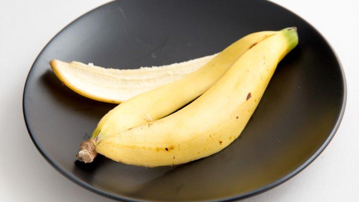 Kulit pisang bisa jadi bahan alami menghilangkan tahi lalat.